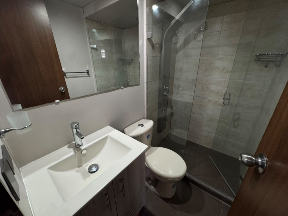 Apartamento en venta en Loma De Los Bernal, Medellín · foto 9 de 18