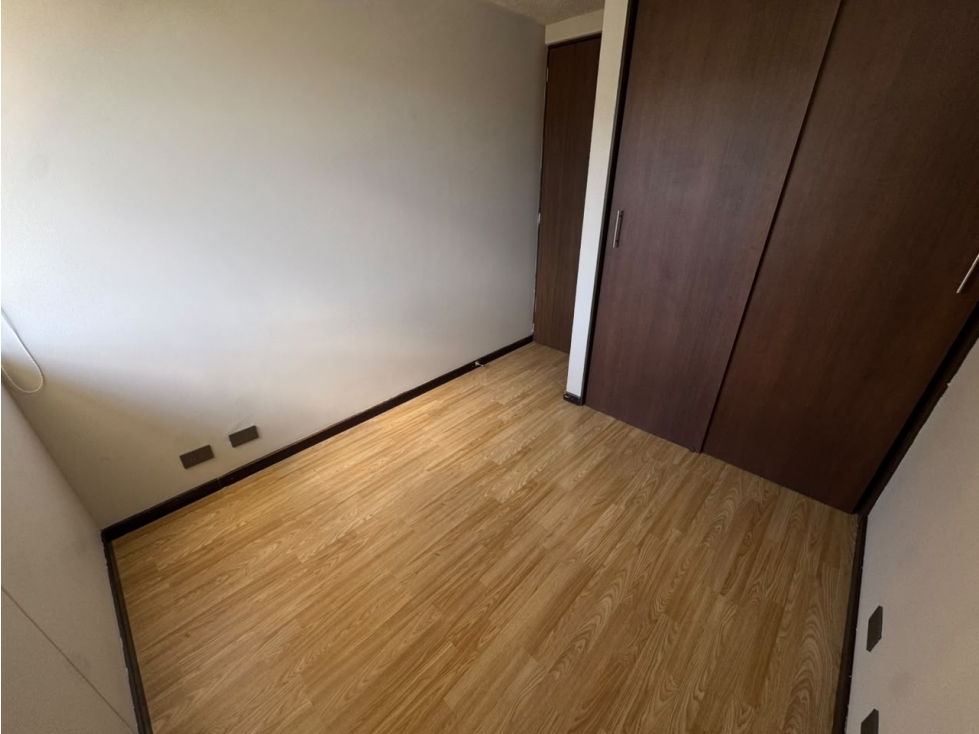 Apartamento en venta en Loma De Los Bernal, Medellín · foto 15 de 18
