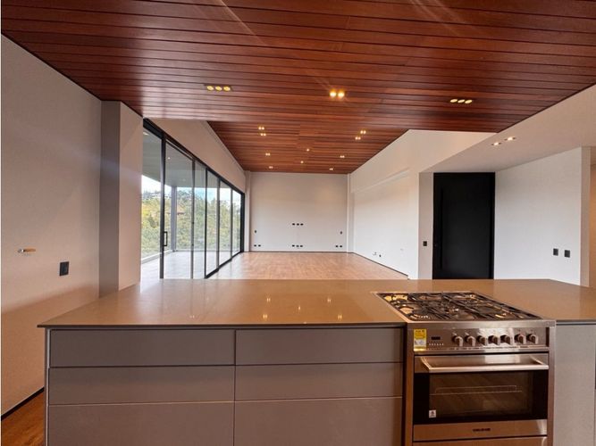 Casa de 3 alcobas en venta en Las Palmas, Envigado, 430 m² · foto 2 de 24