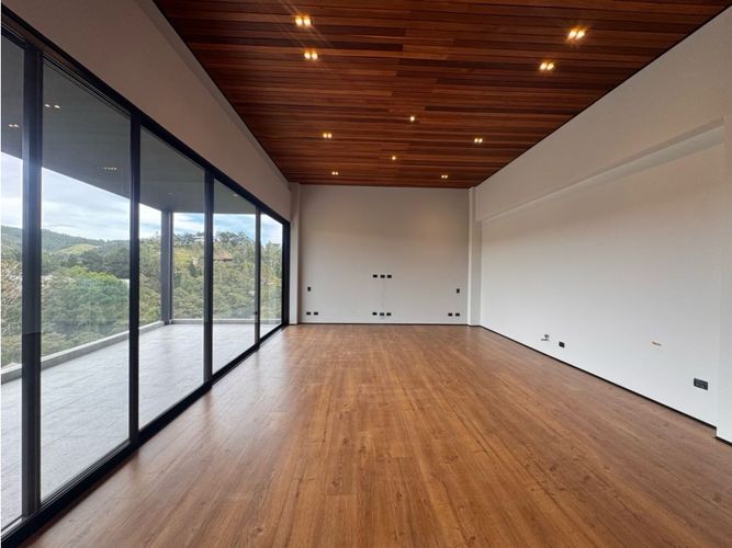 Casa de 3 alcobas en venta en Las Palmas, Envigado, 430 m² · foto 4 de 24