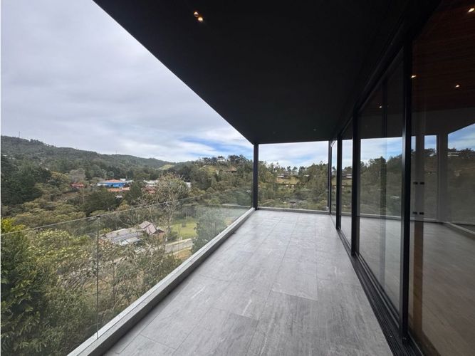 Casa de 3 alcobas en venta en Las Palmas, Envigado, 430 m² · foto 7 de 24