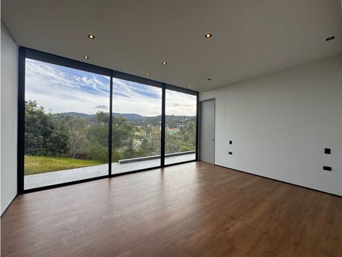 Casa de 3 alcobas en venta en Las Palmas, Envigado, 430 m² · foto 9 de 24