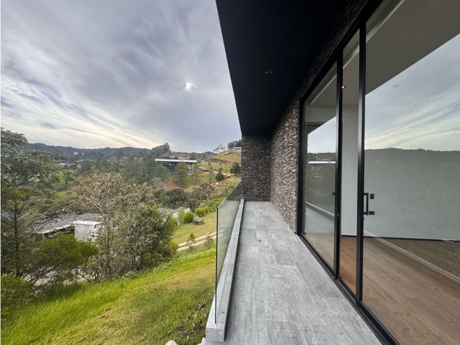 Casa de 3 alcobas en venta en Las Palmas, Envigado, 430 m² · foto 15 de 24