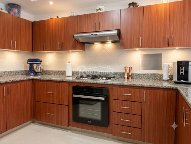 Casa de 4 alcobas en venta en El Diamante No. 2, Medellín, 234 m² · foto 2 de 15