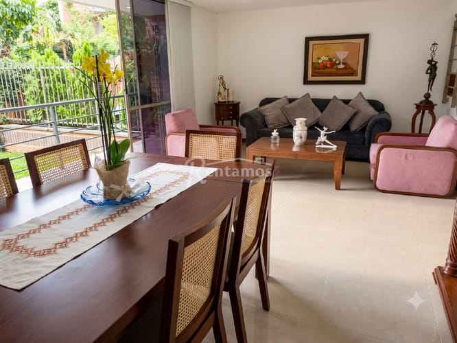 Casa de 4 alcobas en venta en El Diamante No. 2, Medellín, 234 m² · foto 3 de 15