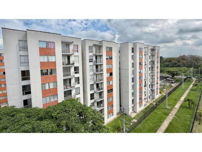 Apartamento de 3 alcobas en venta en Cr. Los Naranjos, Jamundí, 63 m² · foto 3 de 21