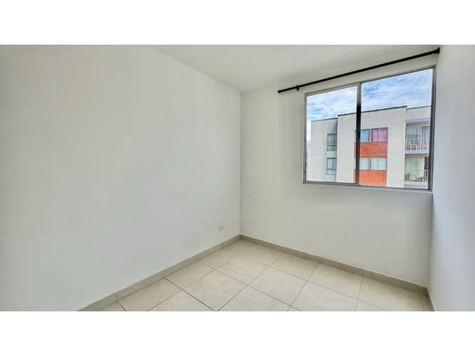Apartamento de 3 alcobas en venta en Cr. Los Naranjos, Jamundí, 63 m² · foto 13 de 21