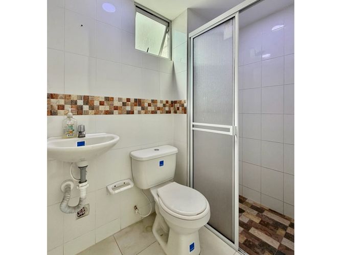 Apartamento de 3 alcobas en venta en Cr. Los Naranjos, Jamundí, 63 m² · foto 15 de 21