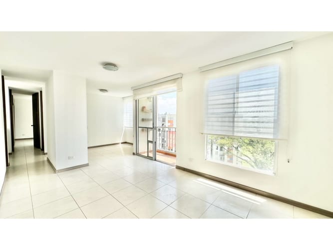 Apartamento de 2 alcobas en venta en Los Naranjos I, Jamundí, 65 m² · foto 2 de 21