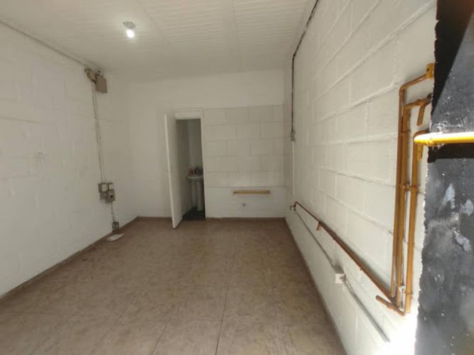 Local en arriendo en Milan - Vallejuelos, Envigado, 18 m² · foto 2 de 6