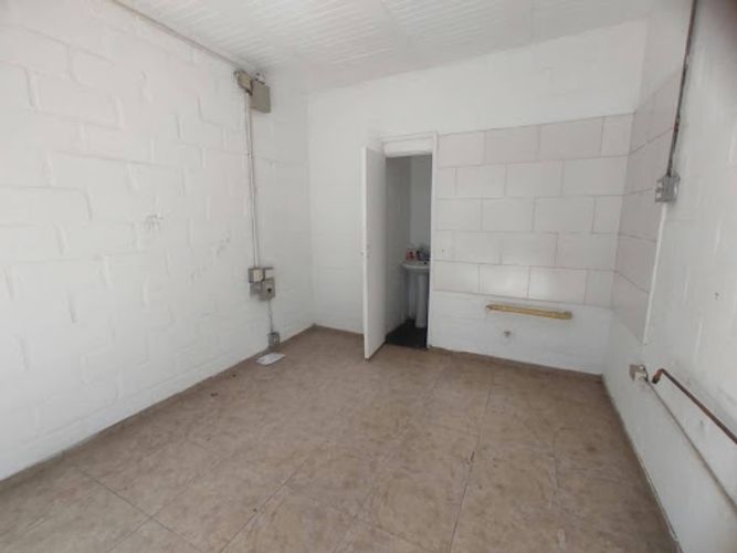 Local en arriendo en Milan - Vallejuelos, Envigado, 18 m² · foto 3 de 6