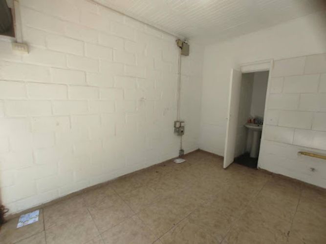 Local en arriendo en Milan - Vallejuelos, Envigado, 18 m² · foto 5 de 6