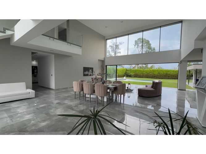Casa de 4 alcobas en venta en Quindio, Armenia, 700 m² · foto 2 de 24