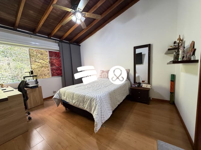 Casa de 4 alcobas en venta en El Poblado, Envigado, 601 m² · foto 13 de 24