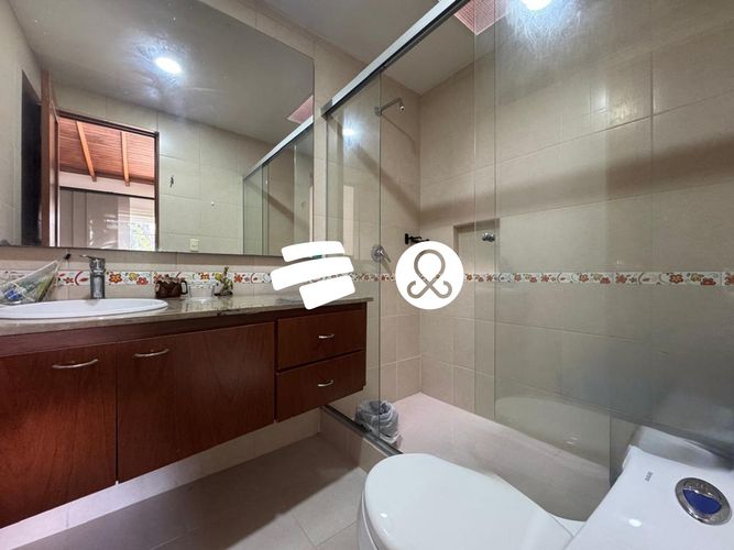 Casa de 4 alcobas en venta en El Poblado, Envigado, 601 m² · foto 16 de 24