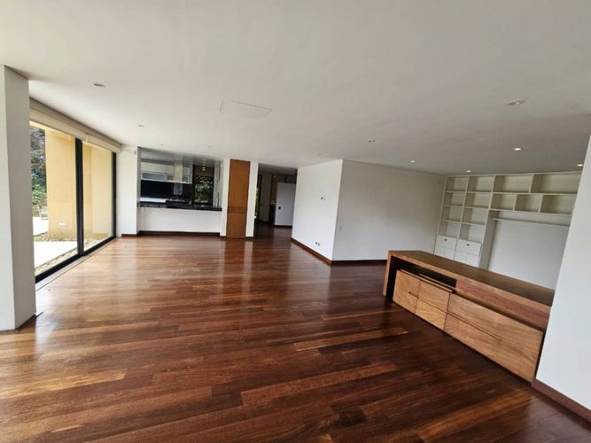 Casa en venta en Arboretto, Bogotá, 1115 m² · foto 3 de 21