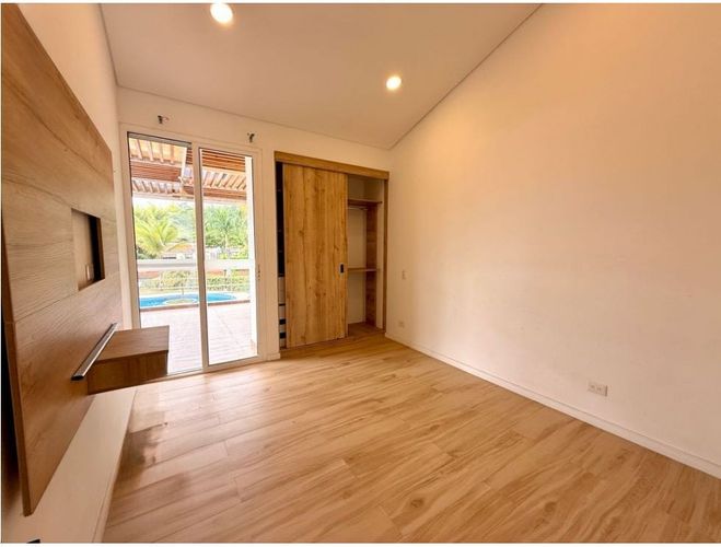 Casa de 4 alcobas en venta en El Castillo, Jamundí, 262 m² · foto 7 de 13