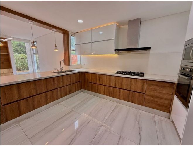 Casa de 4 alcobas en venta en El Castillo, Jamundí, 262 m² · foto 12 de 13