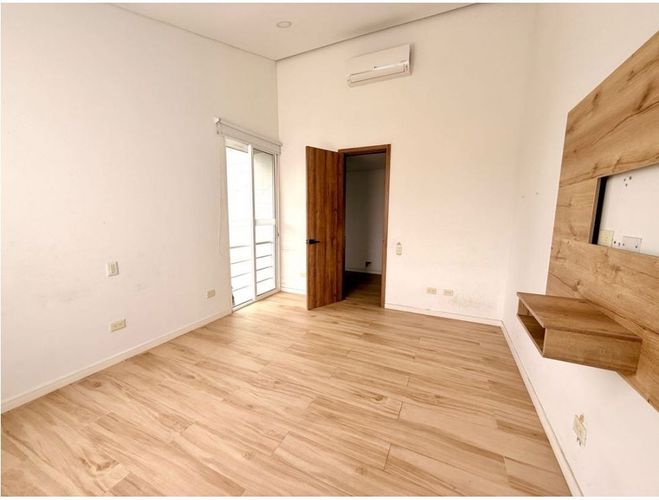 Casa de 4 alcobas en venta en El Castillo, Jamundí, 262 m² · foto 6 de 13