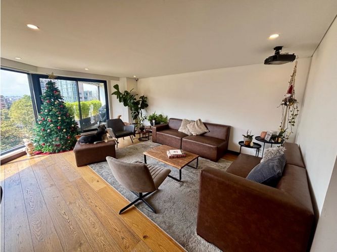 Apartamento de 3 alcobas en venta en Chico, Bogotá, 180 m² · foto 3 de 24