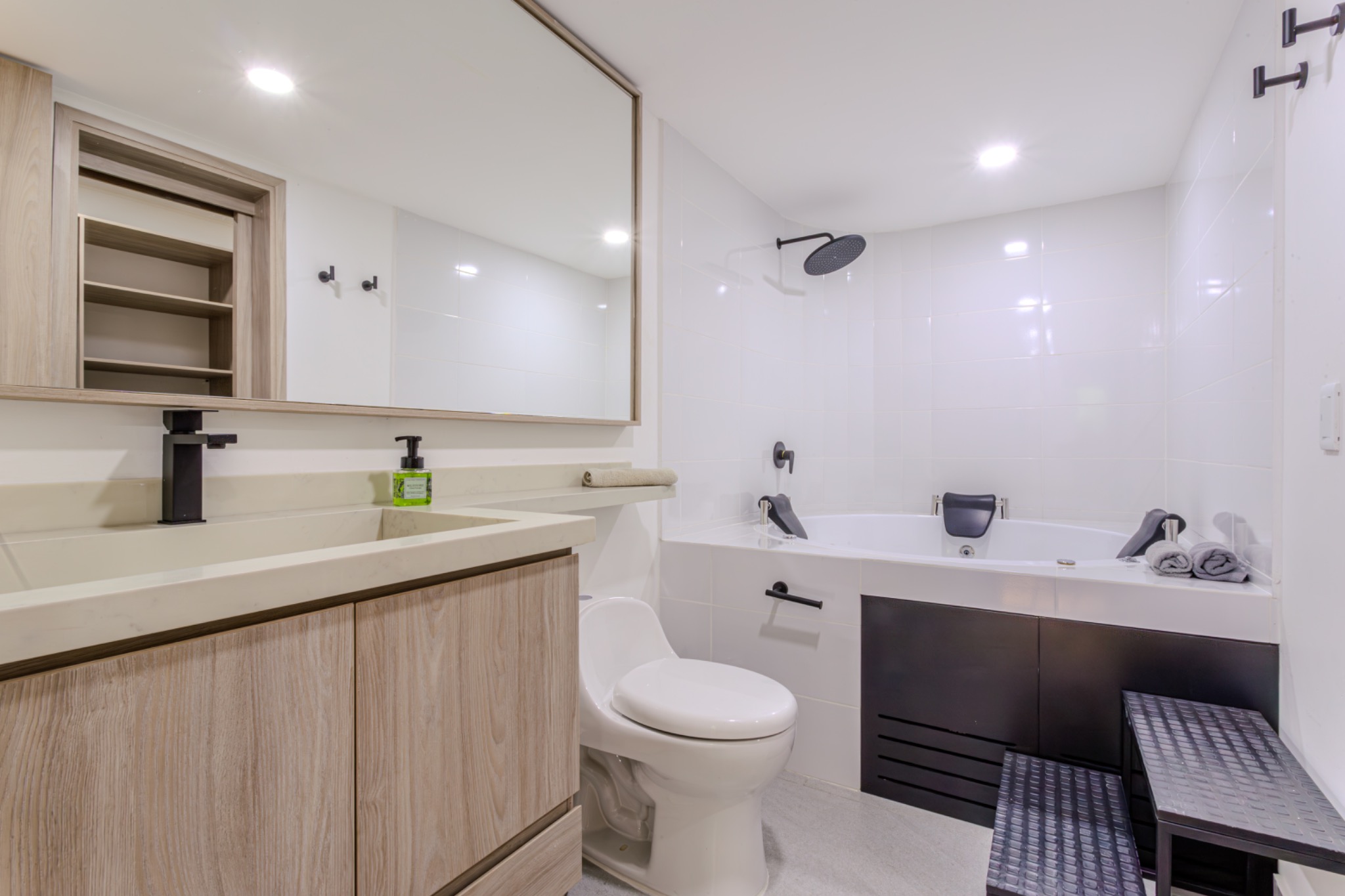 Apartamento en venta en El Poblado, Medellín · foto 14 de 18