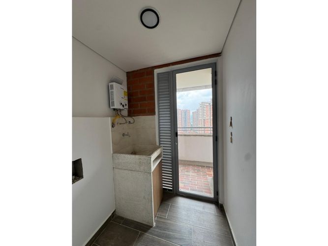 Apartamento de 2 alcobas en arriendo en Ditaires, Itagüí, 64 m² · foto 23 de 24