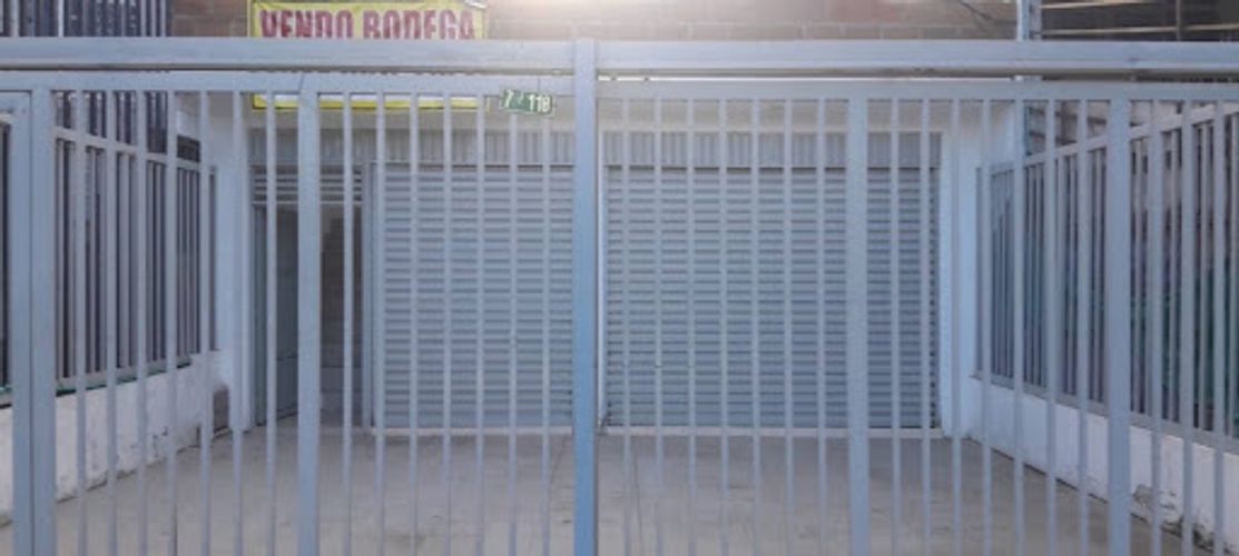 Bodega en venta en Los Pinos, Cali, 140 m² · foto 3 de 9