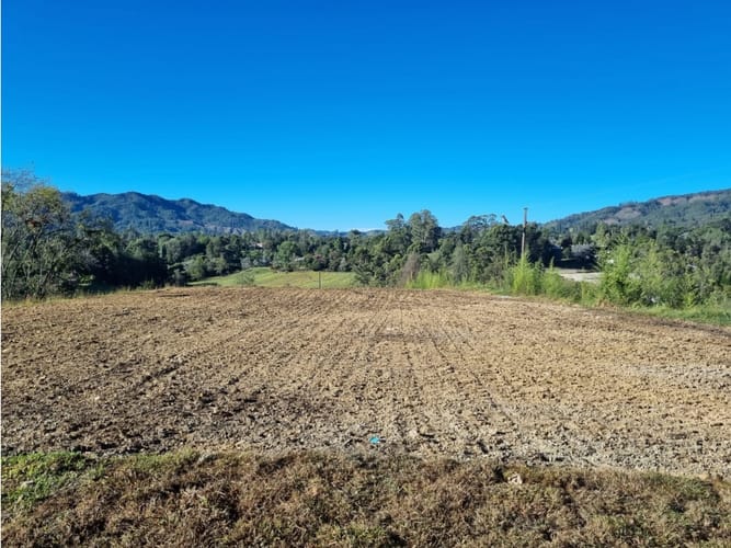 Lote en venta en El Retiro, 1842 m² · foto 4 de 8