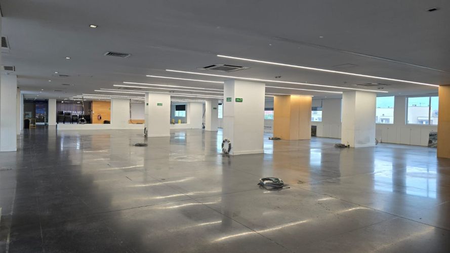Oficina en arriendo en Santa María De Los Ángeles, Medellín, 890 m² · foto 6 de 21