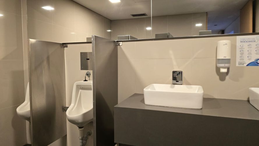 Oficina en arriendo en Santa María De Los Ángeles, Medellín, 890 m² · foto 19 de 21