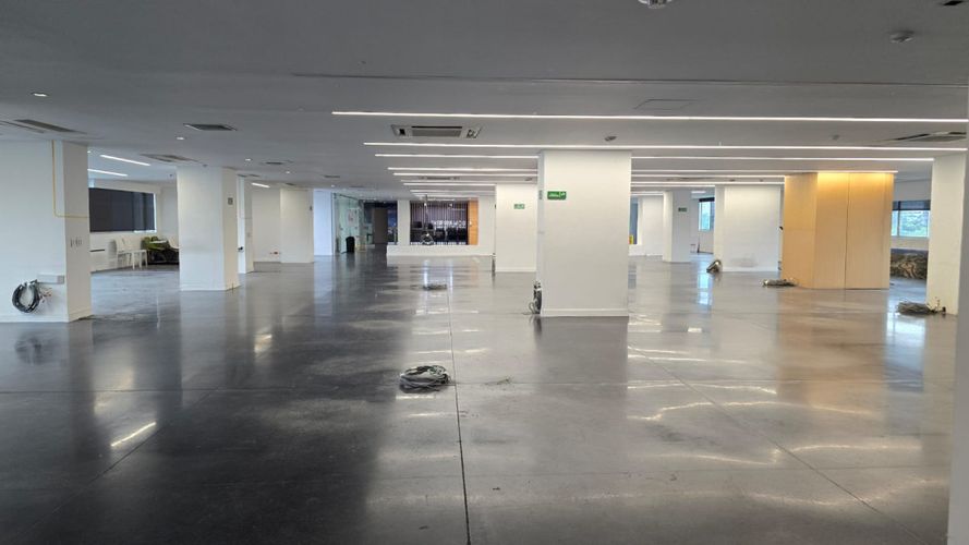 Oficina en arriendo en Santa María De Los Ángeles, Medellín, 890 m² · foto 21 de 21