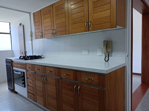 Apartamento de 3 alcobas en arriendo en Urbanizacion El Pinar Alto, Medellín, 137 m² · foto 3 de 21