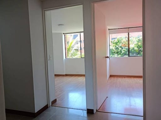 Apartamento de 3 alcobas en arriendo en Urbanizacion El Pinar Alto, Medellín, 137 m² · foto 7 de 21