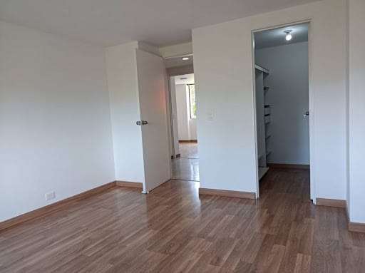 Apartamento de 3 alcobas en arriendo en Urbanizacion El Pinar Alto, Medellín, 137 m² · foto 9 de 21