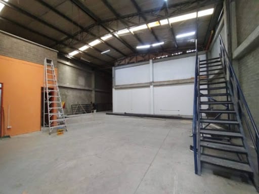 Bodega en arriendo en Viviendas Del Sur, Itagüí, 368 m² · foto 4 de 10