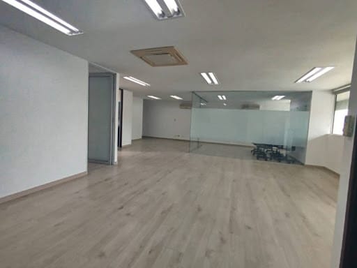 Oficina en arriendo en Milla De Oro, Medellín, 97 m² · foto 2 de 11