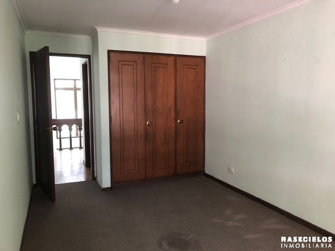 Casa de 6 alcobas en arriendo en Belen Alameda, Medellín, 328 m² · foto 4 de 10