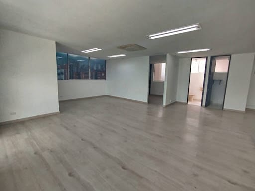 Oficina en arriendo en Milla De Oro, Medellín, 97 m² · foto 4 de 11