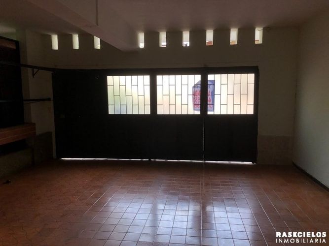 Casa de 6 alcobas en arriendo en Belen Alameda, Medellín, 328 m² · foto 5 de 10