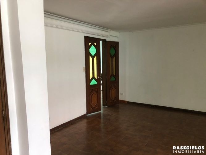 Casa de 6 alcobas en arriendo en Belen Alameda, Medellín, 328 m² · foto 9 de 10