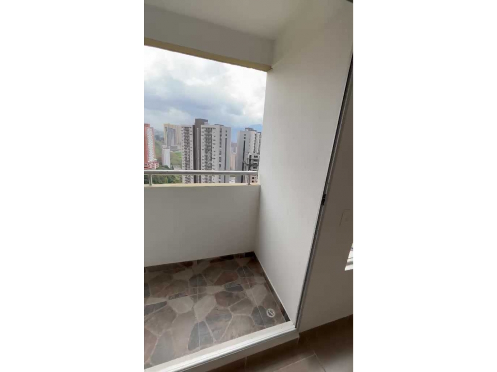 Apartamento en arriendo en Calasanz, Medellín · foto 6 de 9