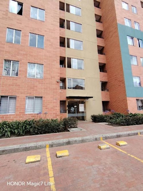 Apartamento de 3 alcobas en venta en Conjunto Residencial Boreal, Madrid, 55 m² · foto 2 de 20