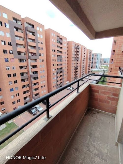 Apartamento de 3 alcobas en venta en Conjunto Residencial Boreal, Madrid, 55 m² · foto 18 de 20