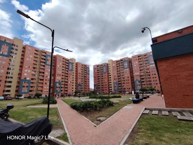 Apartamento de 3 alcobas en venta en Conjunto Residencial Boreal, Madrid, 55 m² · foto 19 de 20