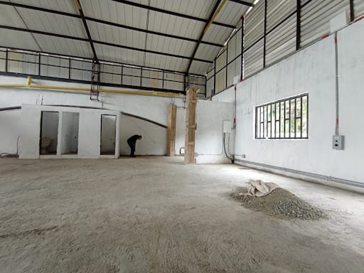 Bodega en arriendo en La Veta, Copacabana, 205 m² · foto 2 de 8
