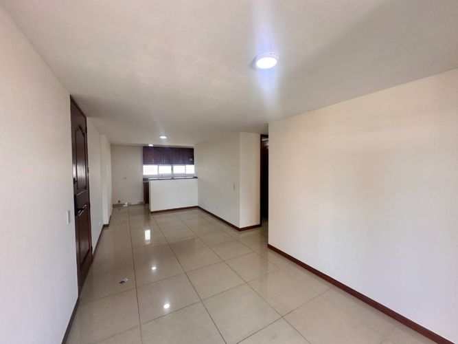 Apartamento de 3 alcobas en arriendo en Los Colores, Medellín, 94 m² · foto 4 de 19