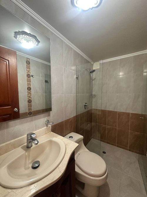 Apartamento de 3 alcobas en arriendo en Los Colores, Medellín, 94 m² · foto 7 de 19