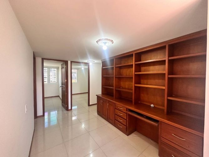 Apartamento de 3 alcobas en arriendo en Los Colores, Medellín, 94 m² · foto 8 de 19