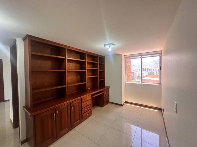 Apartamento de 3 alcobas en arriendo en Los Colores, Medellín, 94 m² · foto 9 de 19