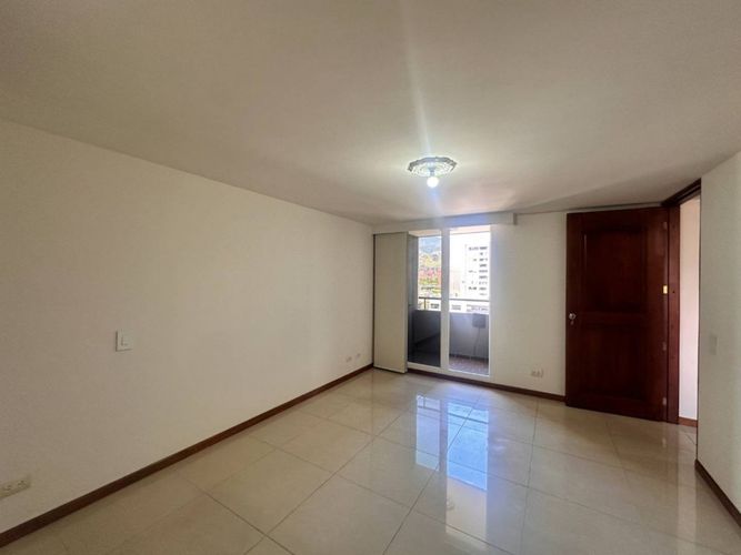 Apartamento de 3 alcobas en arriendo en Los Colores, Medellín, 94 m² · foto 17 de 19